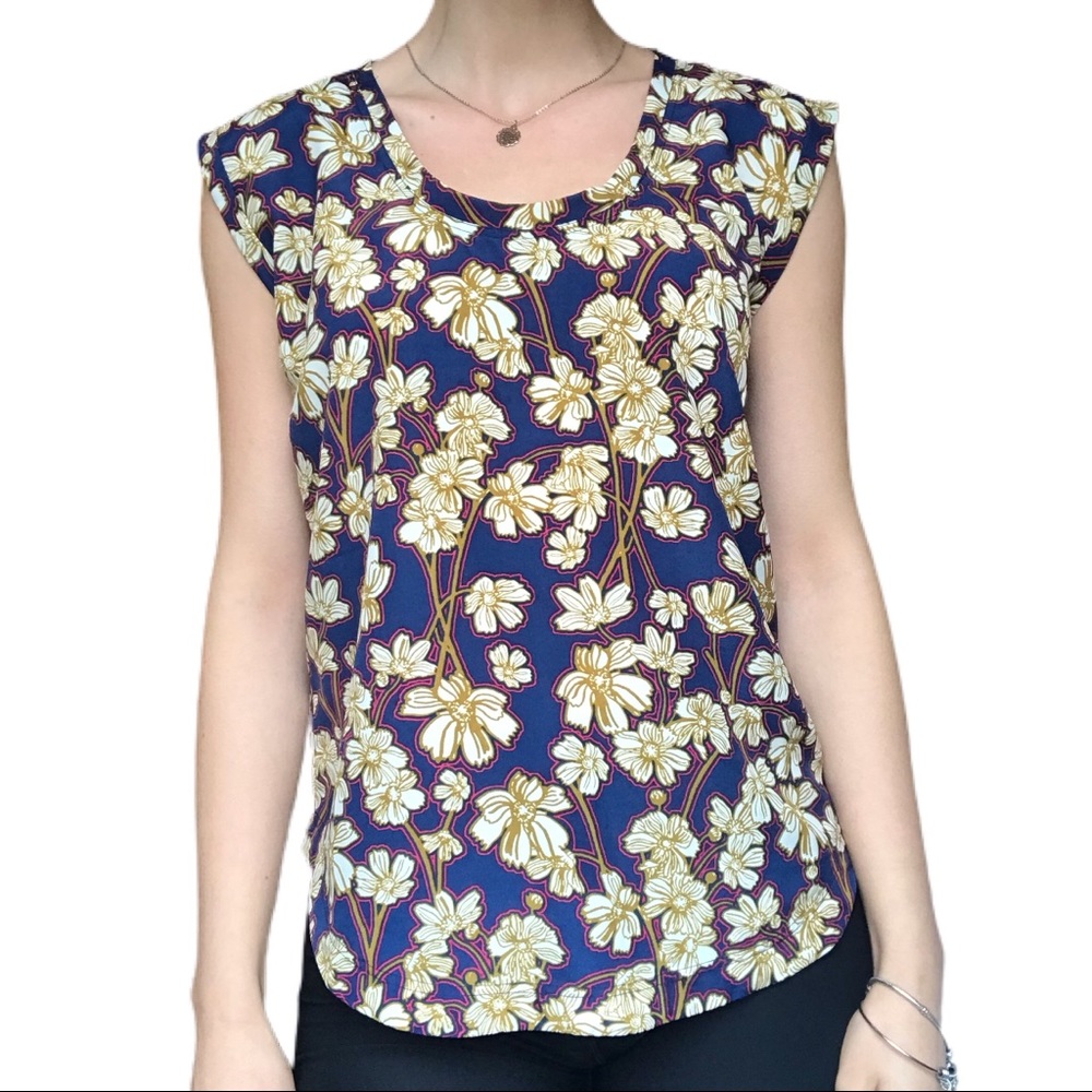 J crew sleeves floral crew neck blouse